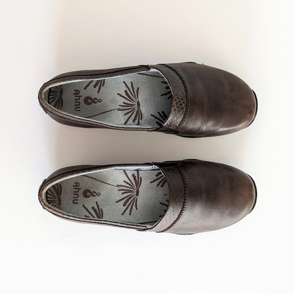 Ahnu Jackie Slip On Brown Leather Shoes - Picture 6 of 11